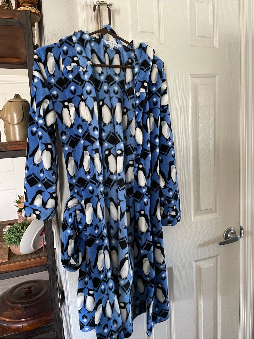 Vera Bradley soft Fuzzy Hooded robe w tie belt & pockets whimsical penguin print